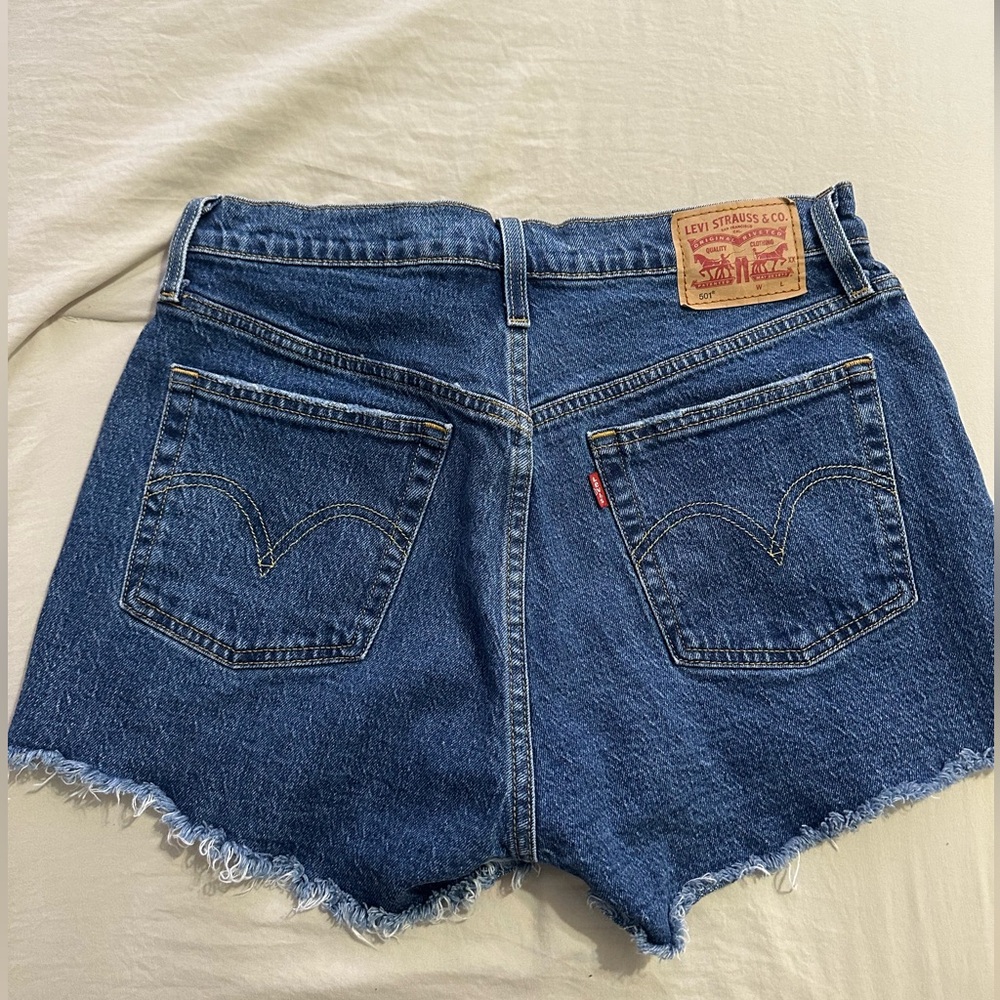 Levi’s 501 Dark Denim W29 Jean Shorts. In Great Condition!